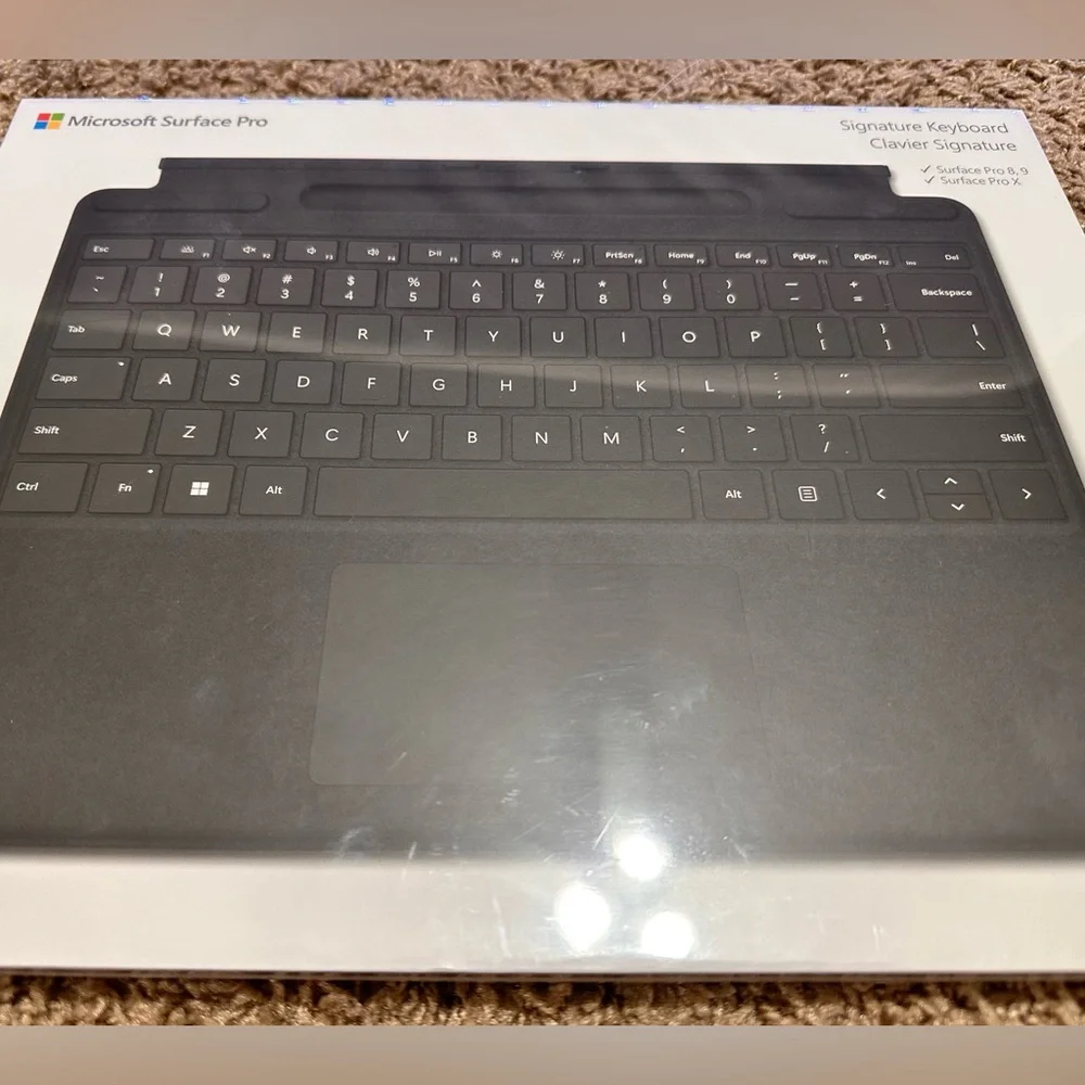 Microsoft Surface Pro Keyboard with Pen Storage - Black (NEW)